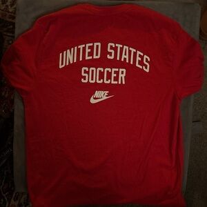 Nike Red USA Crest Short-Sleeve Tee size L